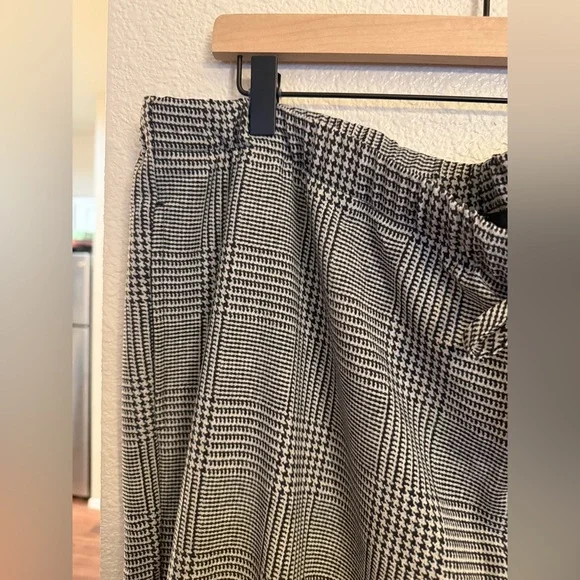 NWT TORRID High-Rise Wide Leg Pull-On Crepe Pant - Picture 7 of 8